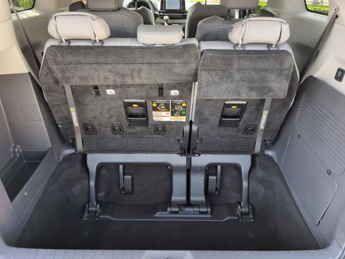 Certified 2022 Toyota Sienna XLE w/ XLE Plus Package image 31