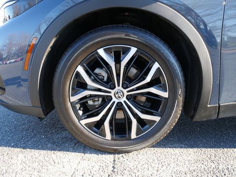 Used 2026 Toyota Crown XLE image 14