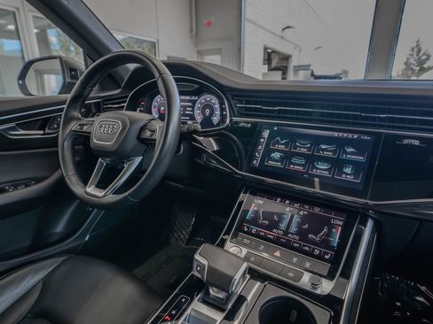 Used 2020 Audi Q8 Premium Plus AWD/4WD image 19
