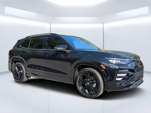 New 2026 Volkswagen Tiguan SE R-Line FWD image 1