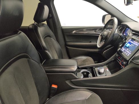 Used 2021 Jeep Grand Cherokee L Laredo image 21