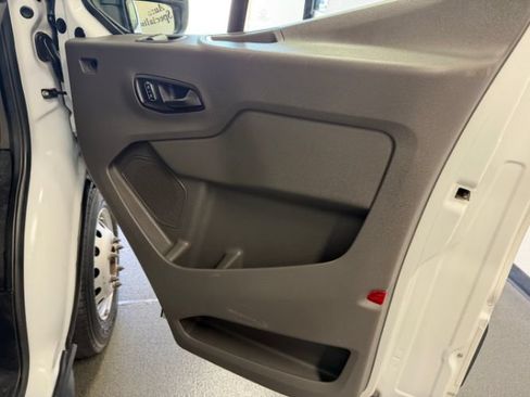 Used 2022 Ford Transit 350 DRW RWD image 28