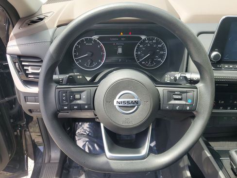 Certified 2021 Nissan Rogue SV image 17