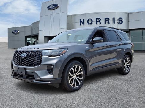 New 2025 Ford Explorer ST-Line image 2