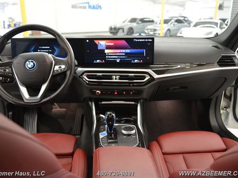 Used 2022 BMW i4 eDrive40 RWD image 29
