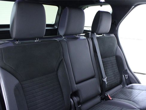 Used 2023 Land Rover Discovery S R-Dynamic AWD/4WD image 15