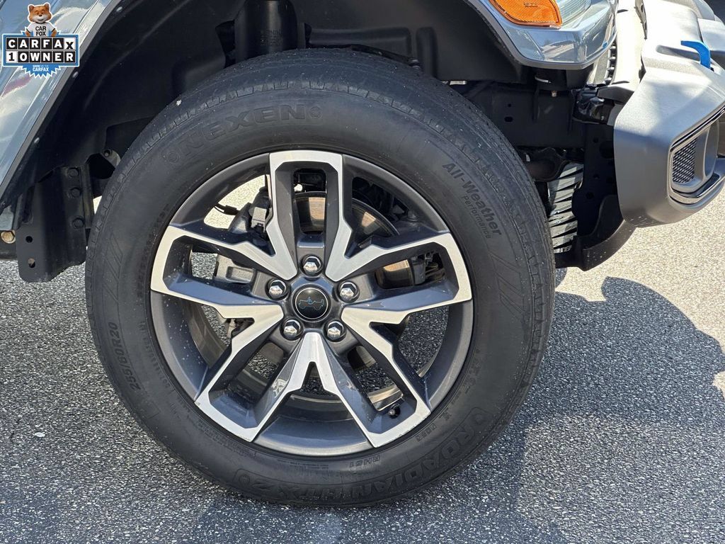 Used 2024 Jeep Wrangler Unlimited w/ Convenience Group AWD/4WD image 7