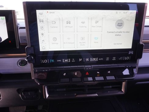 Certified 2025 GMC Hummer EV 3X AWD/4WD image 19