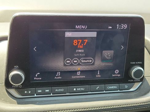 Used 2024 Nissan Rogue SV FWD image 27