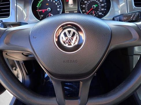 Used 2015 Volkswagen e-Golf Limited Edition image 15