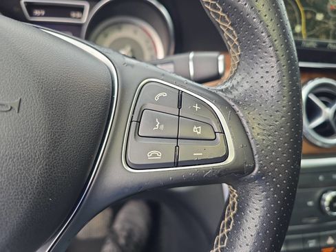 Used 2016 Mercedes-Benz GLA 250 4MATIC image 46