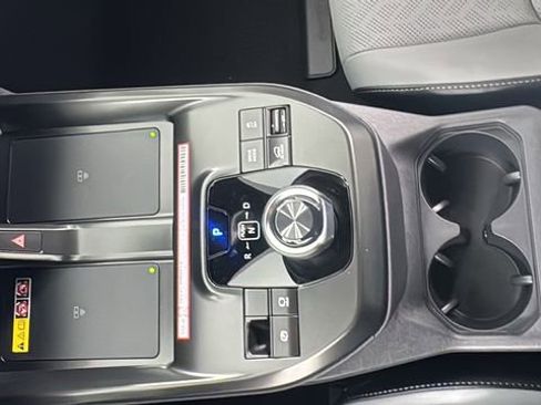 New 2026 Subaru Solterra Premium image 31