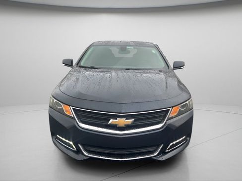 Used 2018 Chevrolet Impala LT w/ Sunroof and Spoiler Package image 11