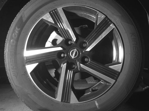 Used 2025 Nissan Sentra SV image 12