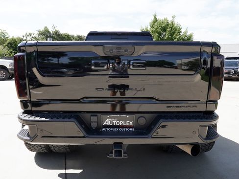 Used 2024 GMC Sierra 3500 Denali Ultimate AWD/4WD image 4