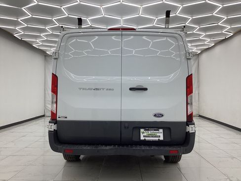 Used 2016 Ford Transit 250 130 Low Roof RWD image 10