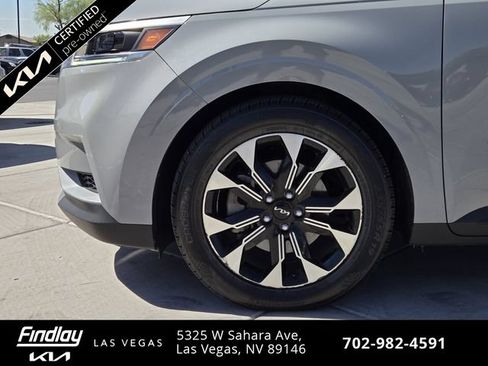Used 2023 Kia Carnival EX FWD image 10