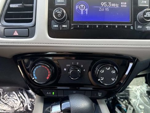 Certified 2022 Honda HR-V LX image 24