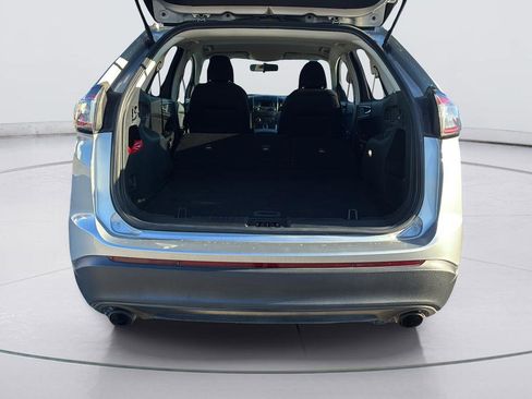 Used 2018 Ford Edge SE image 10