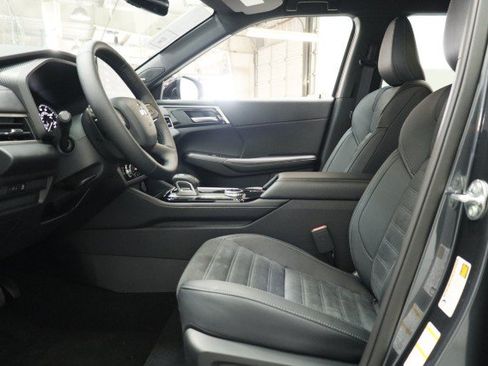 New 2026 Mitsubishi Outlander LE FWD image 6