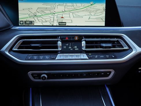 Used 2022 BMW X7 xDrive40i w/ Premium Package image 35