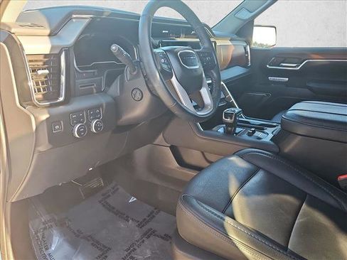 Used 2025 GMC Sierra 1500 Denali image 9