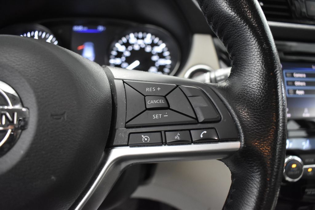 Used 2021 Nissan Rogue Sport SV AWD/4WD image 27