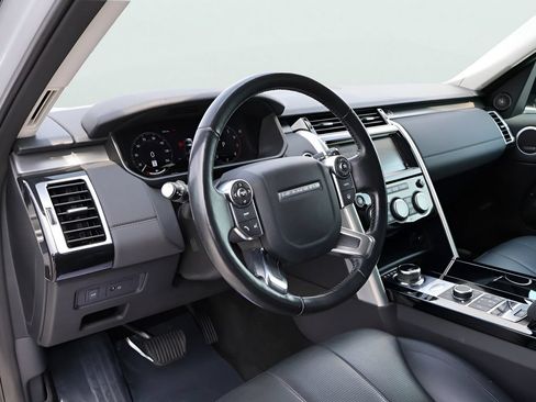 Used 2018 Land Rover Discovery HSE AWD/4WD image 18