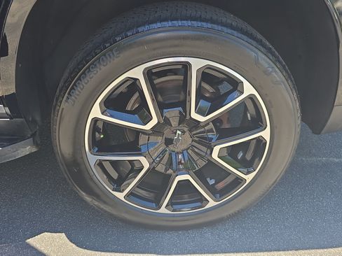 Used 2021 Chevrolet Tahoe RST AWD/4WD image 36