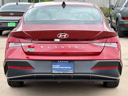 Used 2025 Hyundai Elantra SEL FWD image 10