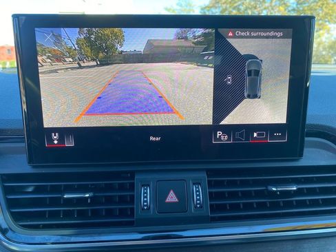 Used 2021 Audi Q5 Prestige w/ Prestige Package image 21