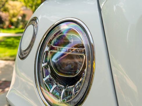 Used 2019 Bentley Bentayga image 95