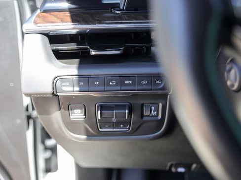 Used 2022 Cadillac Escalade ESV Sport Platinum w/ LPO, Floor Liner Package AWD/4WD image 14