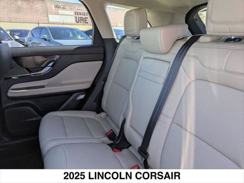 New 2025 Lincoln Corsair AWD w/ Equipment Group 101A image 13