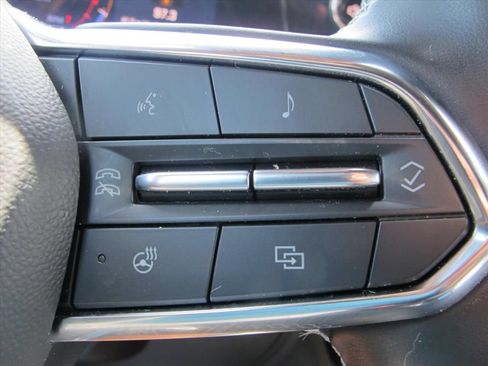 Used 2024 Chevrolet Traverse LT w/ Trailering Package FWD image 14