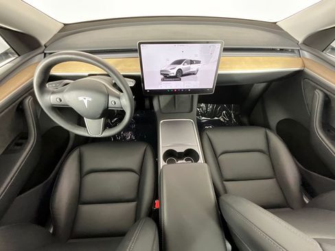 Used 2024 Tesla Model Y Long Range AWD/4WD image 11