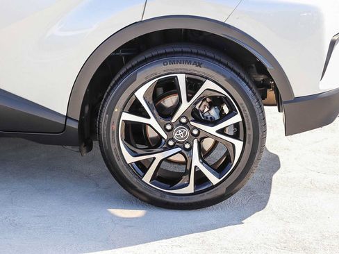 Used 2019 Toyota C-HR Limited FWD image 12