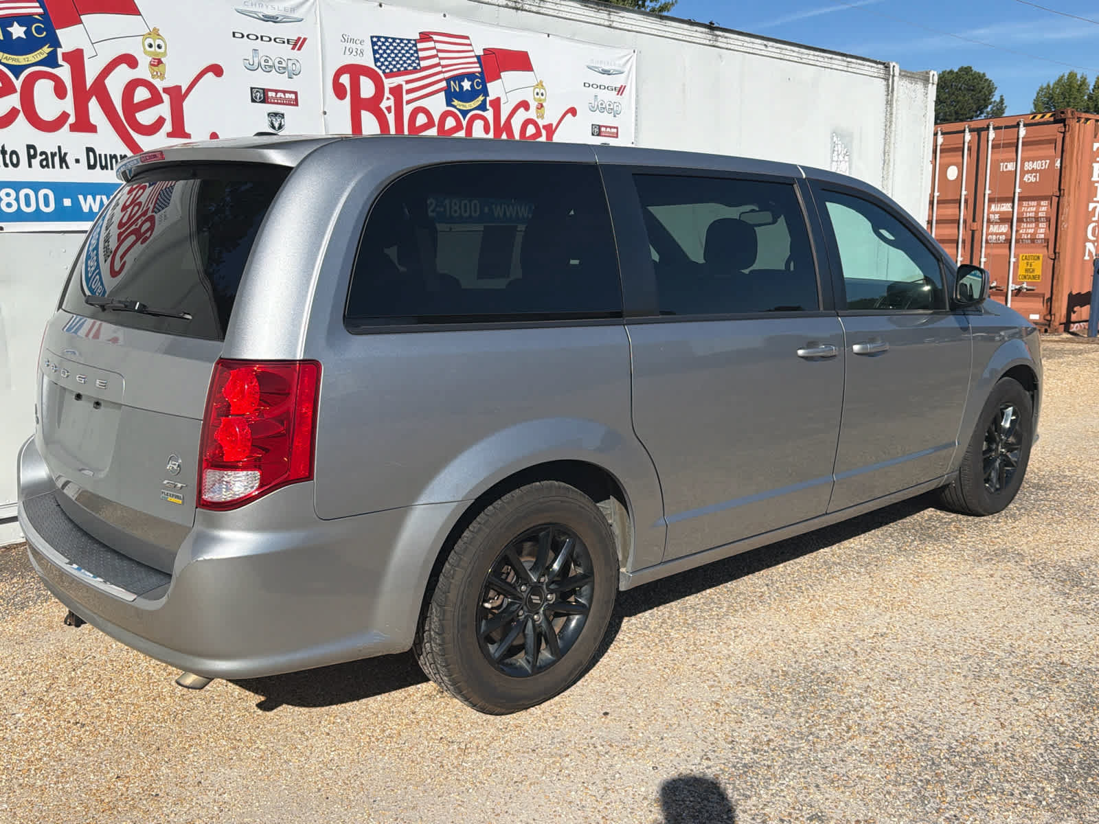 Used 2019 Dodge Grand Caravan GT FWD image 3
