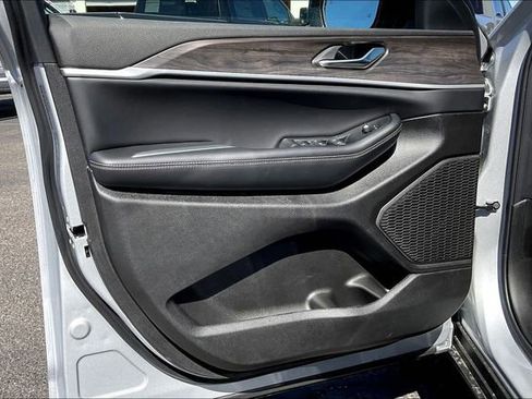 New 2026 Jeep Grand Cherokee Altitude AWD/4WD image 24