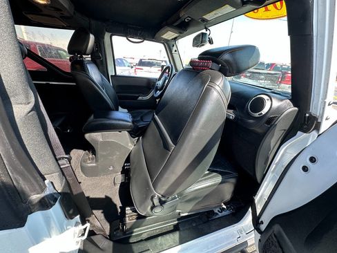 Used 2016 Jeep Wrangler Rubicon image 22
