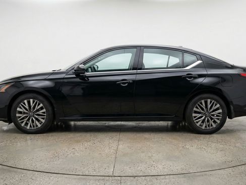Used 2025 Nissan Altima 2.5 SV image 5