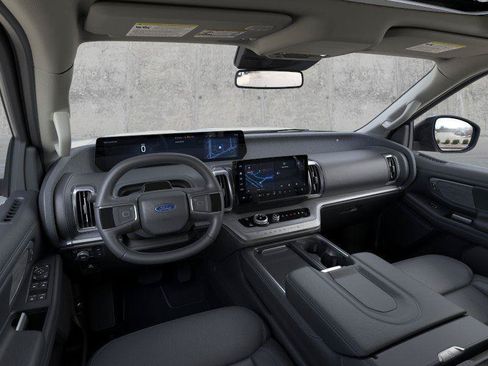 Used 2026 Ford Expedition Max Platinum w/ Driver's Package AWD/4WD image 9