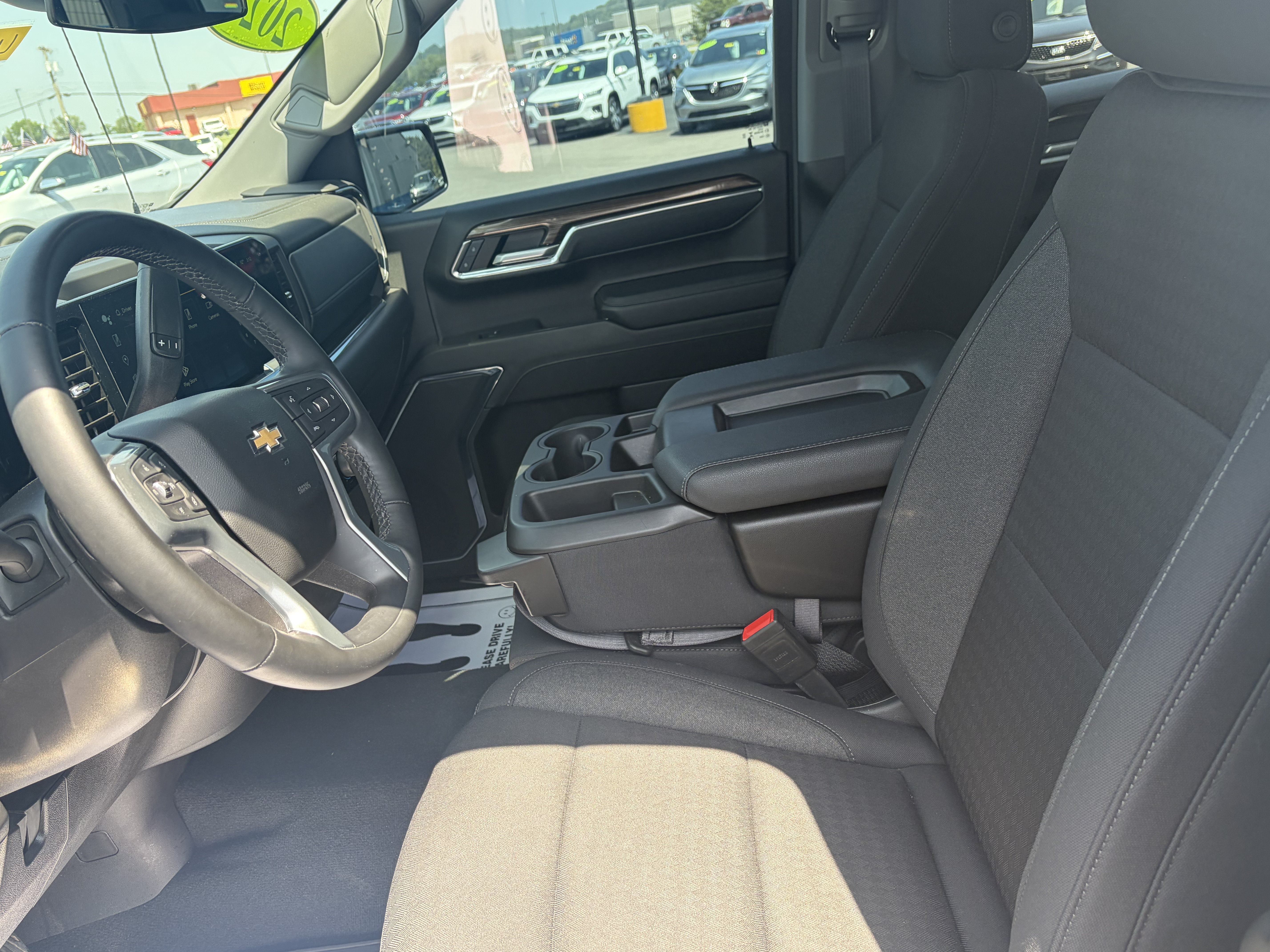 Used 2024 Chevrolet Silverado 1500 LT AWD/4WD image 14
