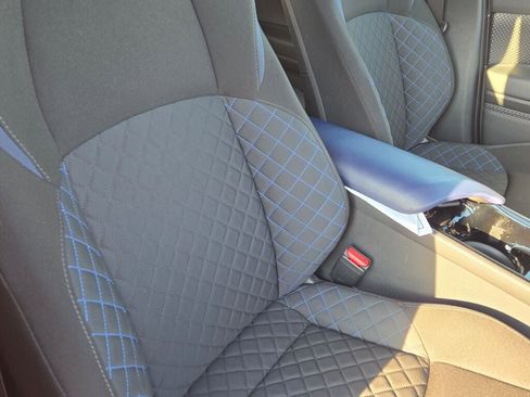 Used 2021 Toyota C-HR XLE image 9