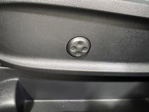 New 2026 Mercedes-Benz GLB 250 4MATIC image 32