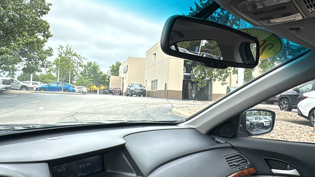 Used 2011 Honda Accord EX-L image 23