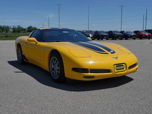 Used 2003 Chevrolet Corvette Z06 w/ Memory Package, 3 Drivers RWD image 4