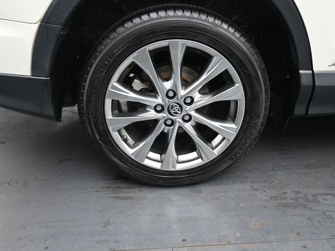 Used 2016 Toyota RAV4 Limited image 10