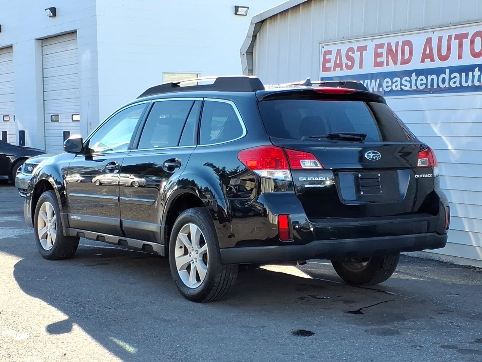 Used 2013 Subaru Outback 2.5i Limited AWD/4WD image 3