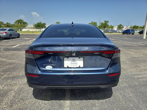 Used 2025 Honda Accord SE image 5